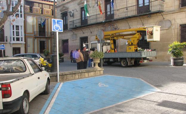 Una multa simbólica para las personas que ocupen plazas de aparcamiento para minusválidos