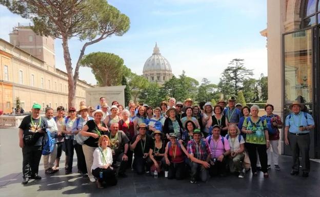 Vecinos de la Alpujarra peregrinan al Vaticano y Roma acompañados de su párroco