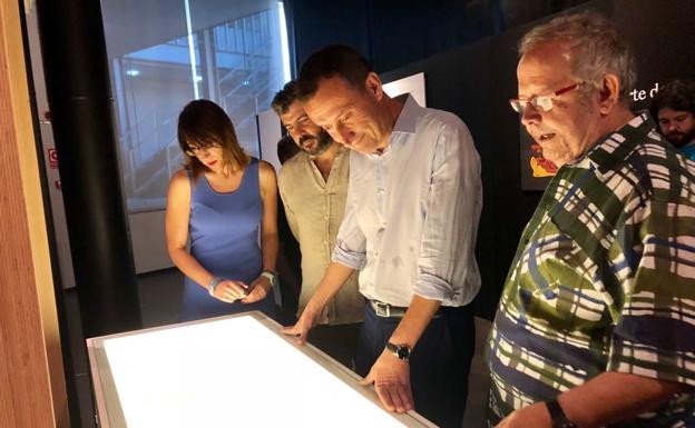 La exposición 'Miguel Hernández, a plena luz' abre sus puertas en Elche hasta el 24 de agosto