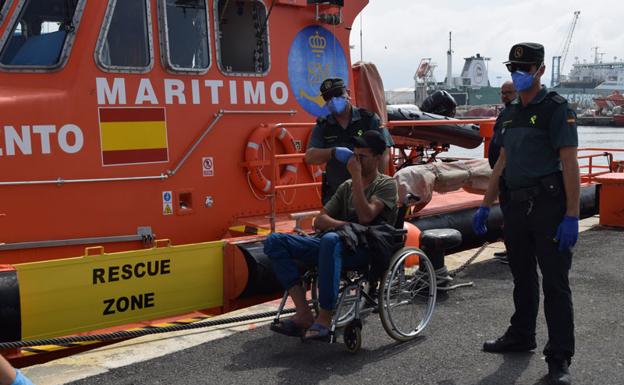 Continúa la oleada de pateras en Motril con cuatro embarcaciones y 111 inmigrantes