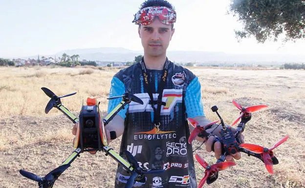 Un granadino, en la de las carreras de drones | Ideal