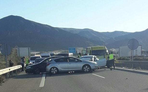 Nueve heridos, entre ellos una niña, en una colisión múltiple en Huelva