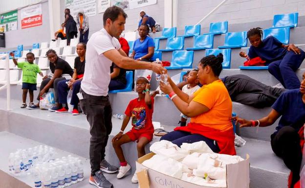 Habilitan de nuevo un pabellón deportivo en Motril ante la falta de capacidad del CETI