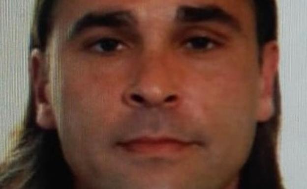 «Máxima difusión: este violador y asesino se ha fugado de la cárcel», la alerta de la Policía