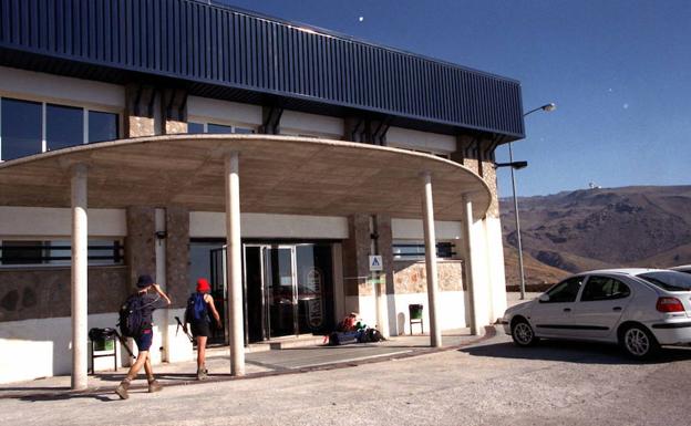 Jóvenes europeos mejoran su formación en Sierra Nevada como voluntarios en asociaciones andaluzas