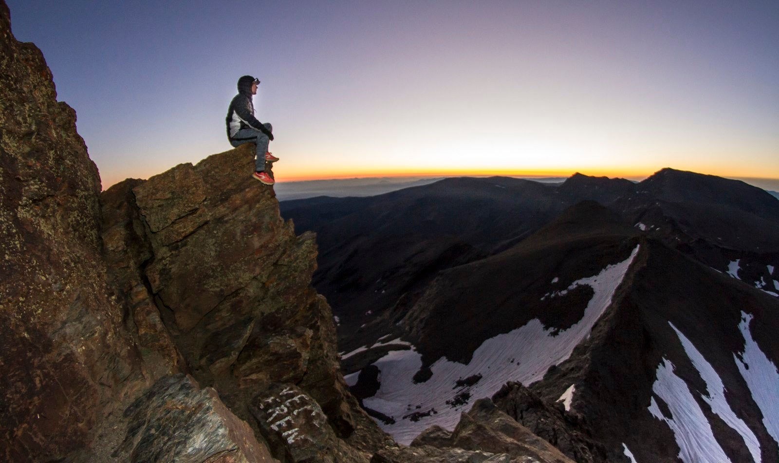 La aurora despunta en Sierra Nevada