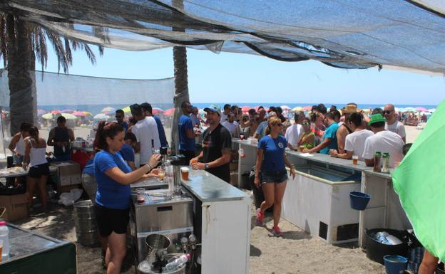Torrenueva se va de fiesta al oasis de la playa