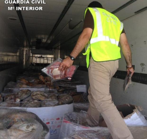 Facua pide a la Junta la relación de los jamones y embutidos retirados en Granada
