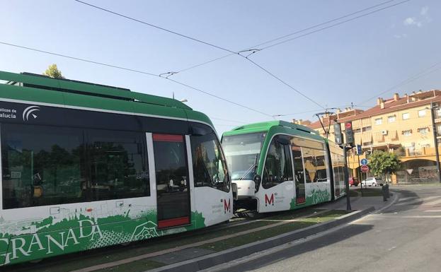 Remolcan hasta el taller un vagón del metro de Granada por una avería en la estación de Méndez Núñez