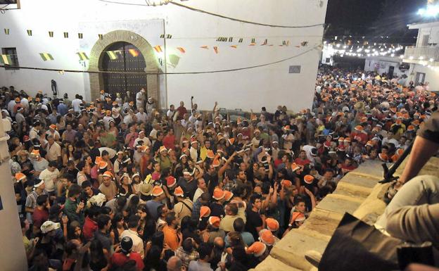 La famosa Nochevieja en Bérchules y un fin de semana plagado de fiestas en la provincia de Granada