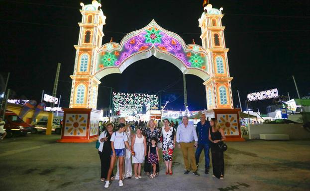 Motril enciende su feria de noche