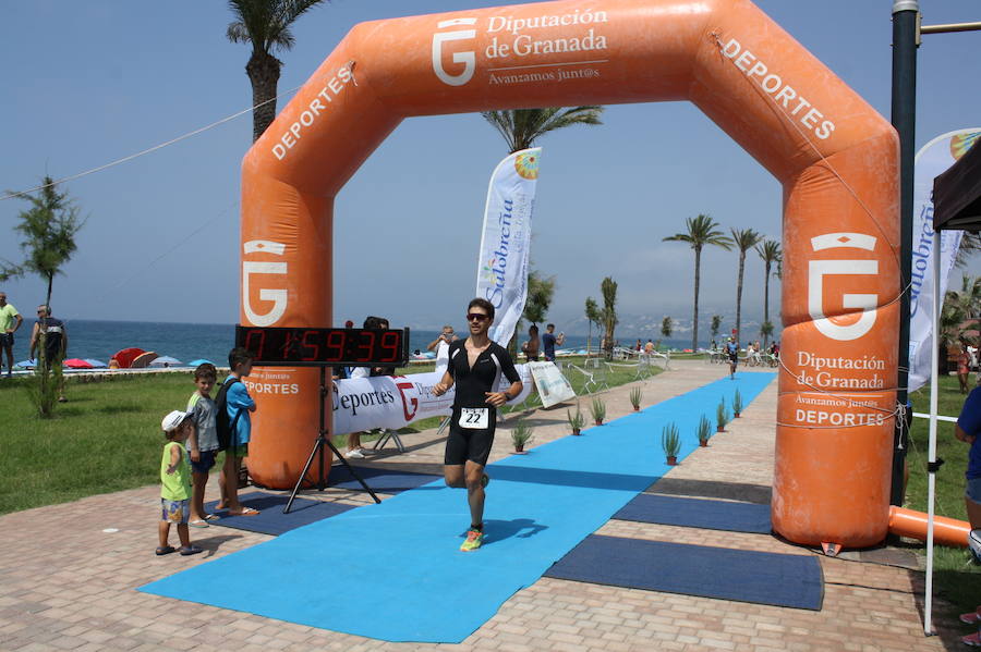 Los participantes llegando a meta