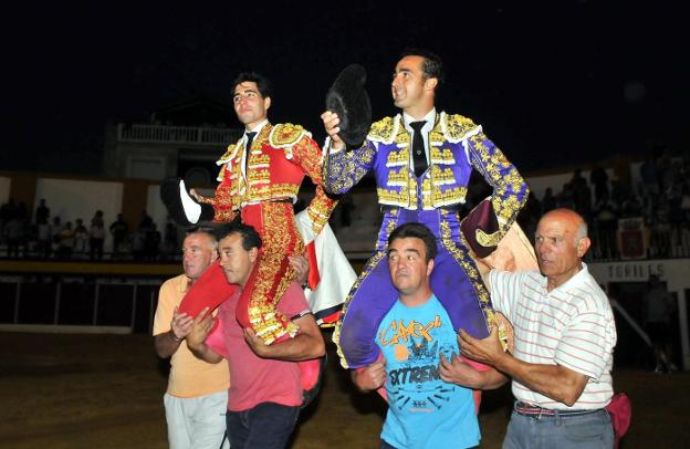 Cuatro orejas y un rabo para El Fandi