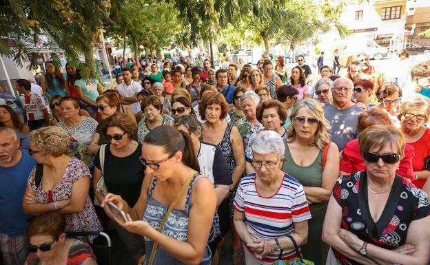 Personas de toda España colaboran con la familia de la joven asesinada para sufragar el entierro