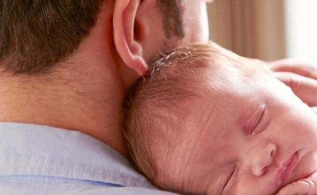 Así funciona el nuevo permiso de paternidad de 5 semanas: ¿cómo se solicita?