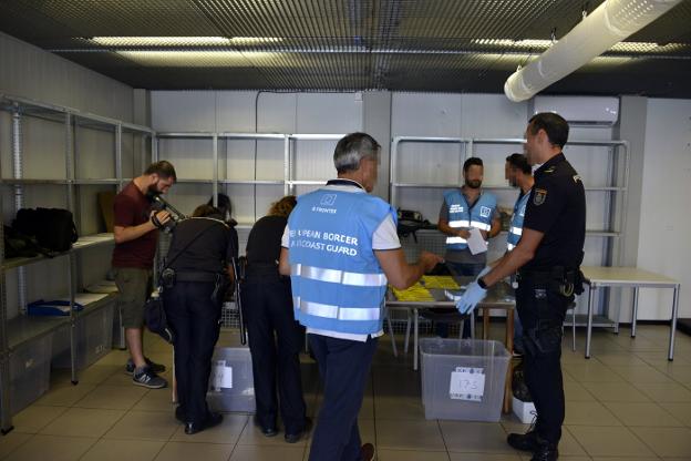 La odisea de las pateras, una travesía con un futuro incierto y sombrío