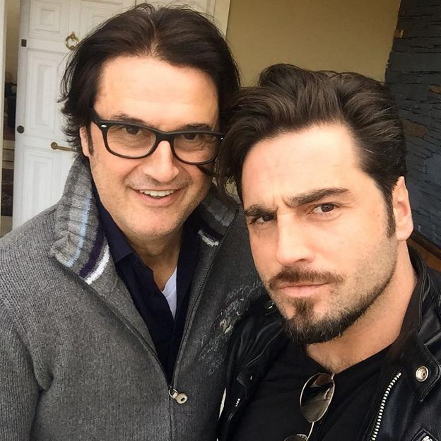 Busta corta con su «hermano» Poty