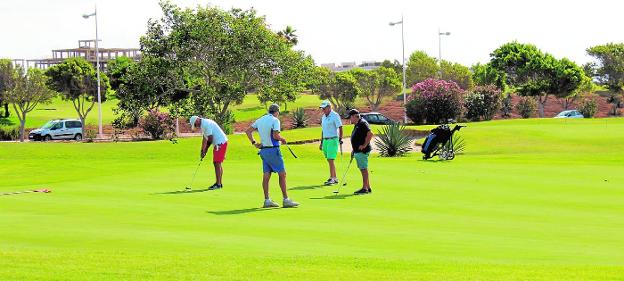 Récord de participación en el Torneo de Golf de Feria celebrado en El Toyo