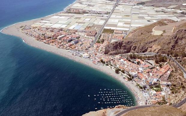 «Entré en el agua porque vi que el chico no podía salir solo»