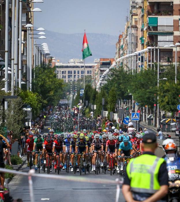 Descubre dónde puedes ver la Vuelta Ciclista en Granada y cuáles son los cortes de tráfico