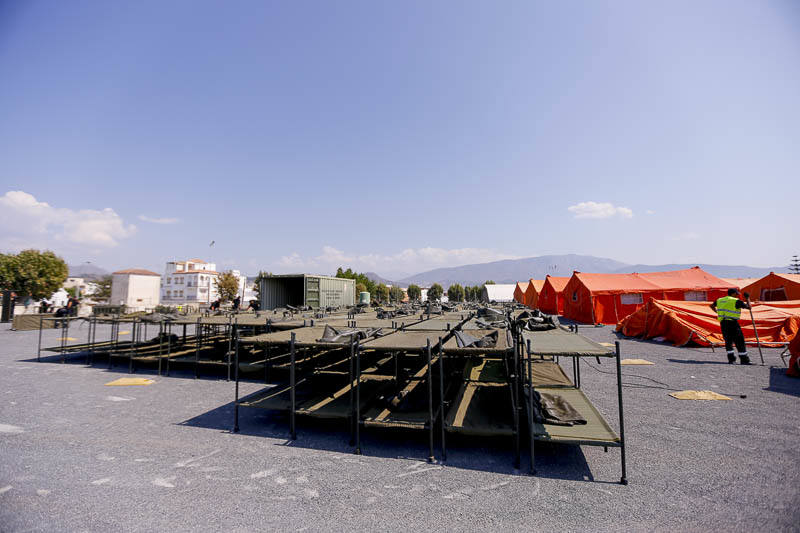 La UME deja listo el campamento que recibirá a los inmigrantes en Motril