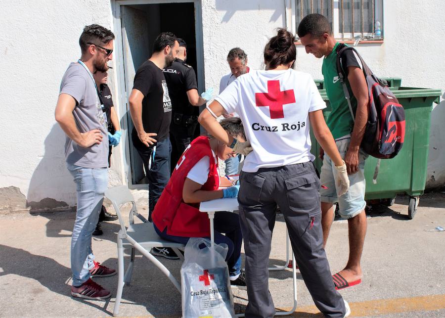 El Gobierno aprovechará el nuevo campamento para cerrar el centro de inmigrantes del puerto y reformarlo