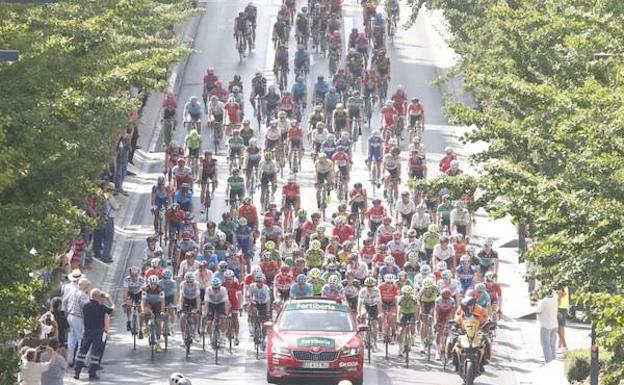 La Vuelta abandona Granada