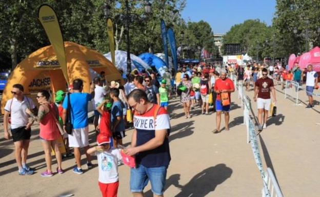 El Paseo del Salón se va animando por la salida de la Vuelta