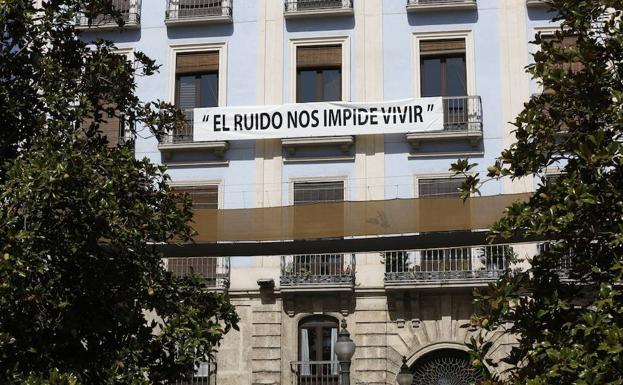 Cruzada contra el ruido en el centro de Granada por los «botellones para mayores»