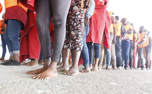 Llegan al puerto de Motril los 241 inmigrantes rescatados de varias pateras
