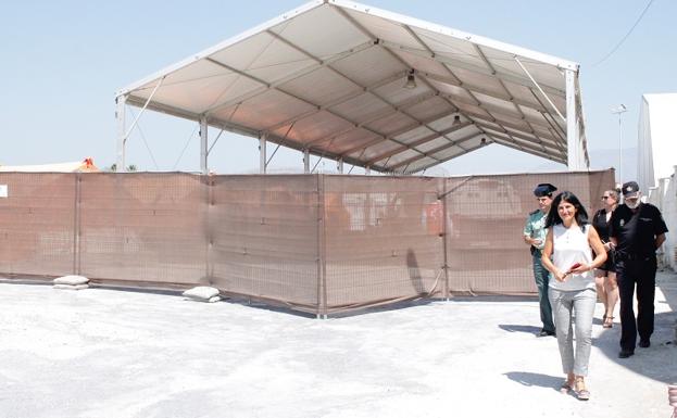 Cruz Roja se encargará de los inmigrantes que abandonan hoy el centro temporal de acogida
