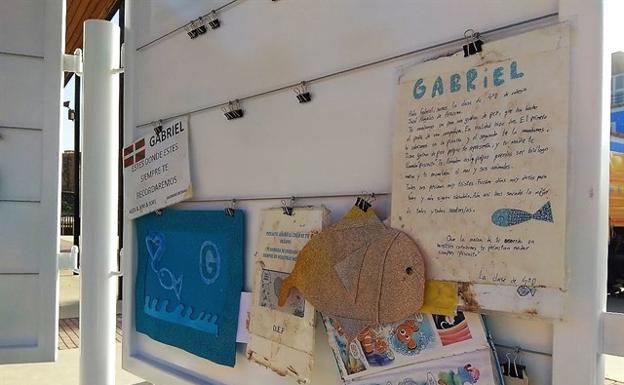 Trasladan los recuerdos de Gabriel Cruz sin sus padres, «emocionalmente turbados»