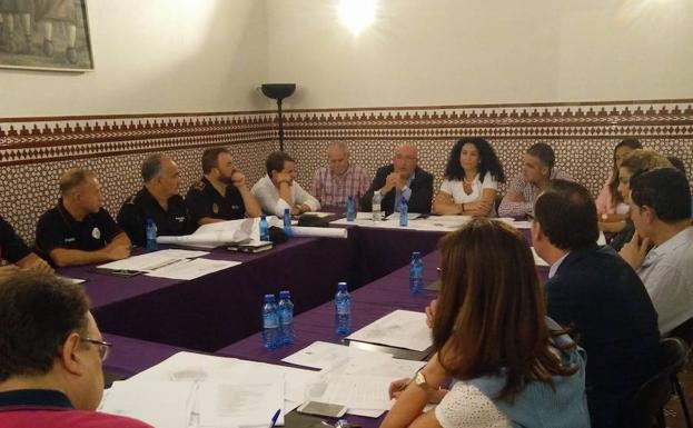 El Ayuntamiento prepara el dispositivo de seguridad para la feria y anuncia que potenciará el transporte público