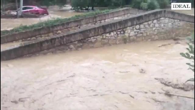 La lluvia asola toda la localidad de Riofrío