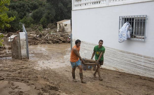 Cinco viviendas anegadas en solo media hora en distintos puntos de la provincia de Granada
