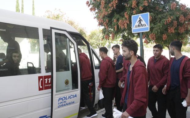 Granada activa por primera vez su protocolo de emergencia con 38 inmigrantes llegados de Motril