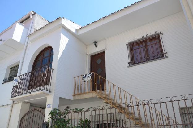 La identificación del fallecido en Dúrcal que tenía un carné de otro muerto resulta fallida