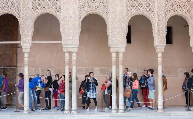 Todo lo que debes saber para reservar entradas para las visitas guiadas gratuitas a la Alhambra, si vives en Granada