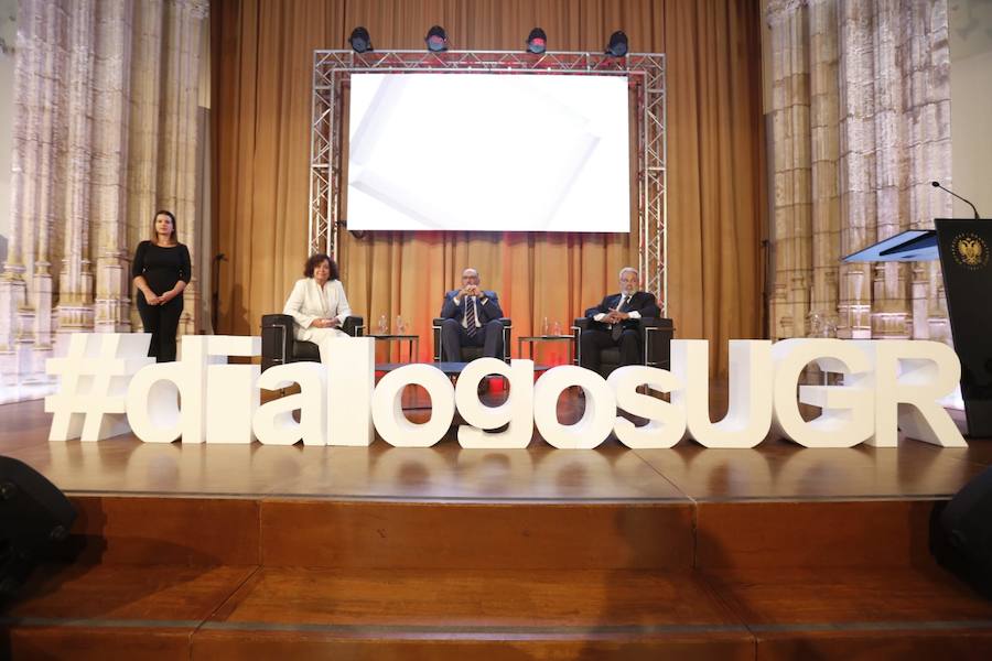 El presidente de Telefónica España participa en la primera edición de los 'Diálogos con la sociedad' de la UGR