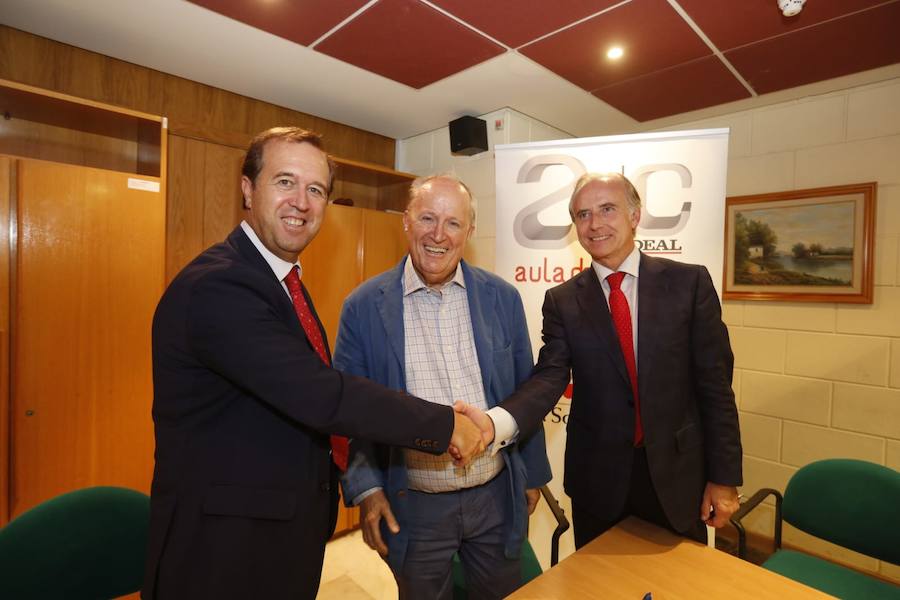 García de Cortázar emociona al público con su reivindicación de lo español