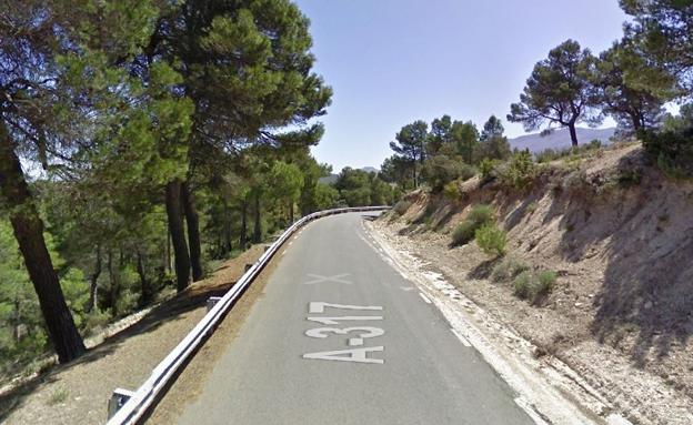 Muere un hombre en María tras precipitarse con su vehículo por un desnivel de dos metros