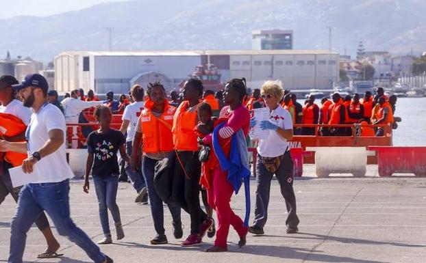 Granada y Motril se coordinan para dar la primera acogida a los inmigrantes sin recursos