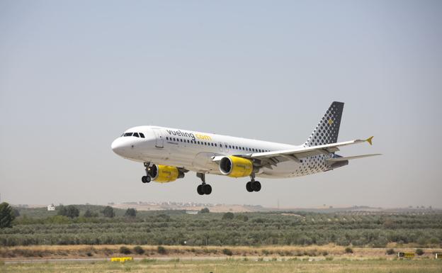 Vueling refuerza Granada con un 39,3% más de plazas para la temporada de invierno