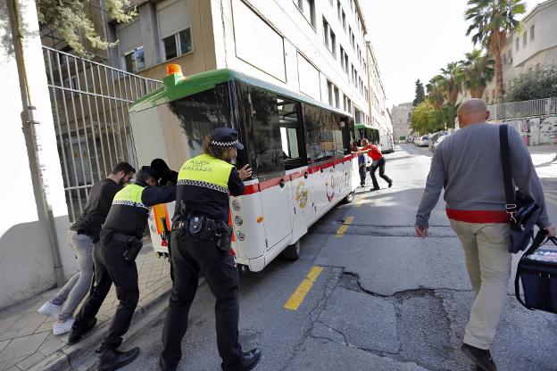 El Ayuntamiento de Granada da diez días a la empresa del tren turístico para que aclare la última avería