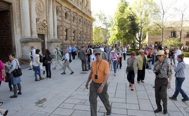 La Audiencia anula el último año de investigación de los contratos de la Alhambra por los plazos