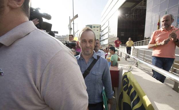 Francesco Arcuri pide ejecutar la resolución que le da la custodia provisional de los niños