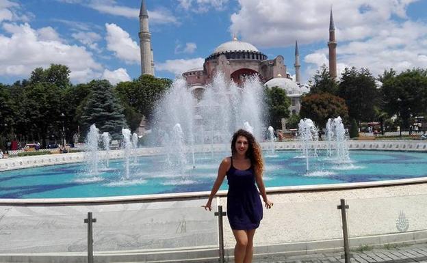 Una profesora con acento 'de Graná' en Turquía: «Espero poder recorrer más partes del mundo enseñando español»