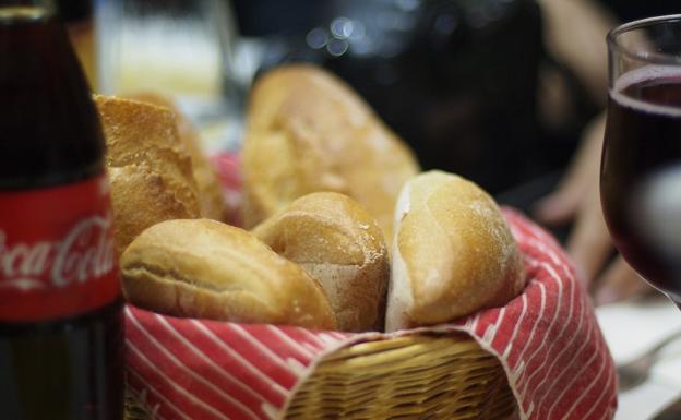 Pagará 3.650 euros por llamar «rata» a la dueña de una cafetería por cobrarle un pedazo de pan