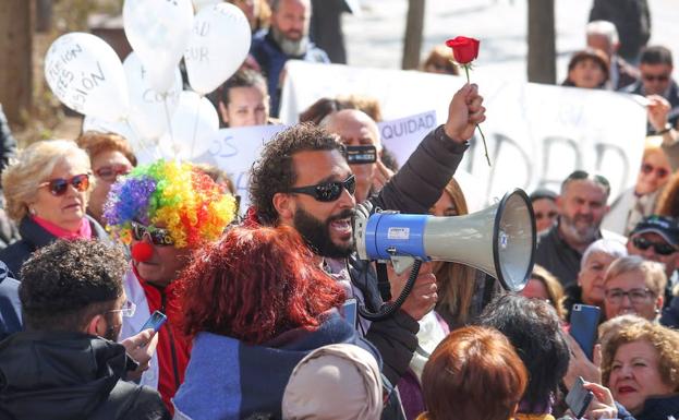 Archivan la denuncia de Jesús Candel contra responsables del Hospital Virgen de las Nieves