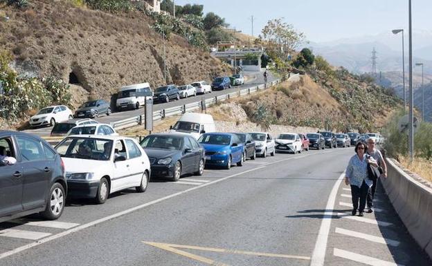 Aparcamiento gratuito y más autobuses hasta el cementerio